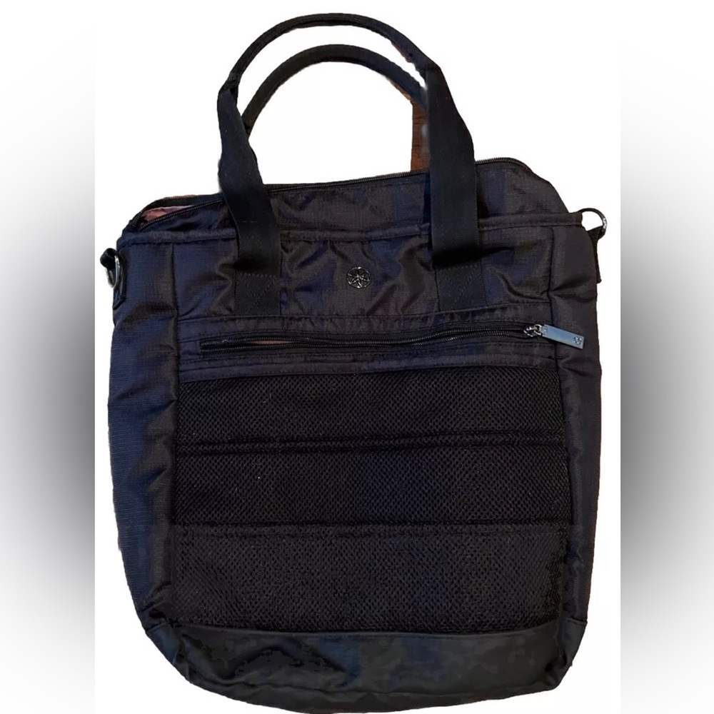 Gaiam Yoga Bag Tote Black Organizer Medium Travel Day Pack Dome Shape Clips